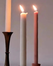 Carregar imagem no visualizador da galeria, Par de Velas bastão As Rainhas