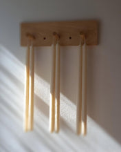 Carregar imagem no visualizador da galeria, Velas bastão As Rainhas.