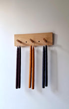 Carregar imagem no visualizador da galeria, Par de Velas bastão As Rainhas