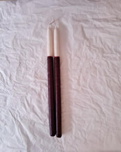 Carregar imagem no visualizador da galeria, Par de Velas bastão 'Rainhas Pintadas"