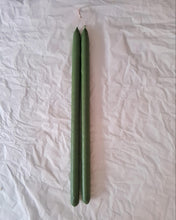 Carregar imagem no visualizador da galeria, Par de Velas bastão As Rainhas
