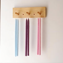 Carregar imagem no visualizador da galeria, Par de Velas bastão As Rainhas