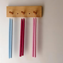 Carregar imagem no visualizador da galeria, Par de Velas bastão As Rainhas