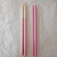 Carregar imagem no visualizador da galeria, Par de Velas bastão 'Rainhas Pintadas"