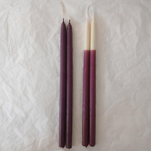Carregar imagem no visualizador da galeria, Par de Velas bastão 'Rainhas Pintadas"