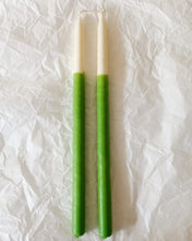 Carregar imagem no visualizador da galeria, Par de Velas bastão 'Rainhas Pintadas"