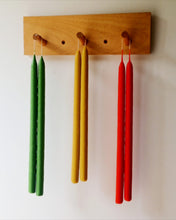 Carregar imagem no visualizador da galeria, Par de Velas bastão As Rainhas