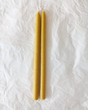 Carregar imagem no visualizador da galeria, Par de Velas bastão  As Rainhas
